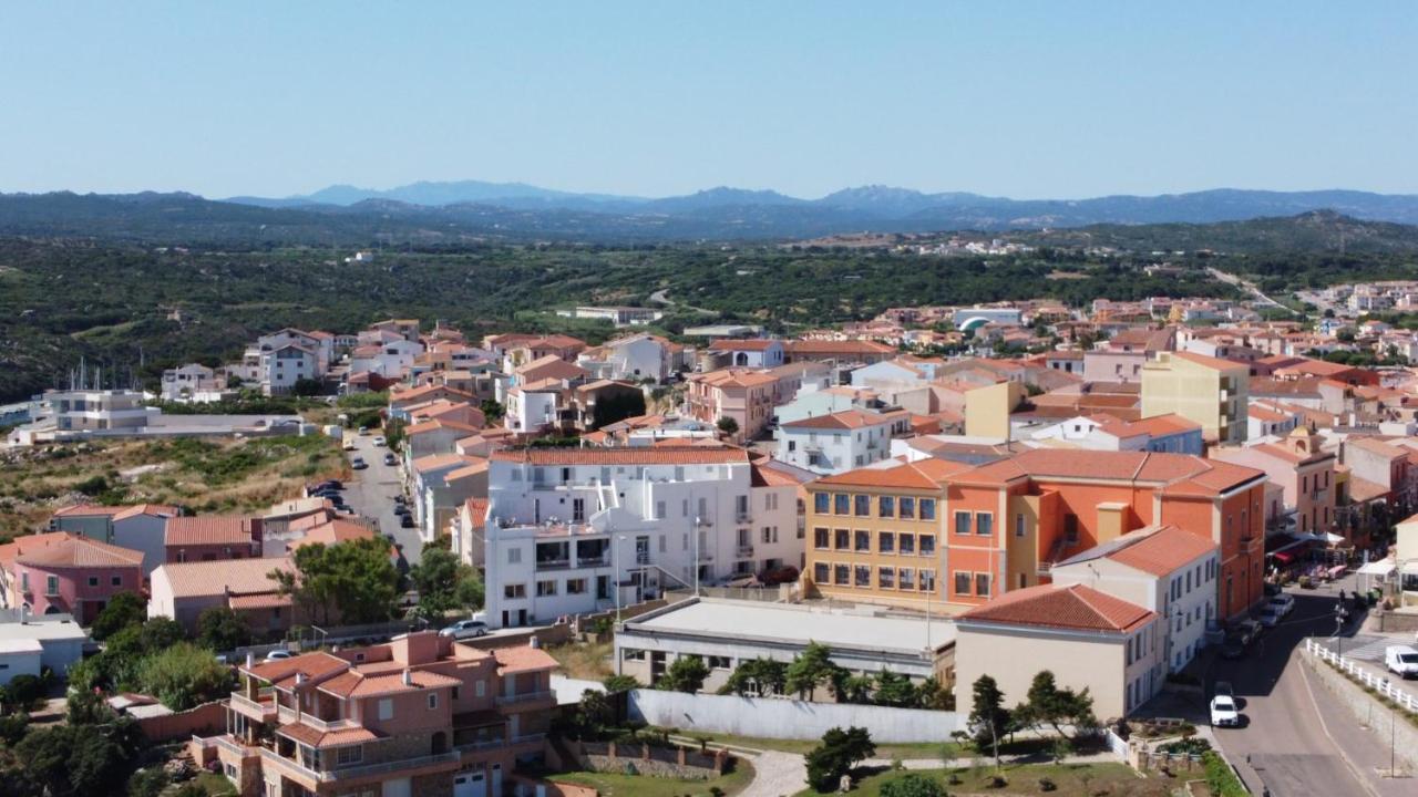 Hotel Da Cecco Santa Teresa Gallura Exterior foto