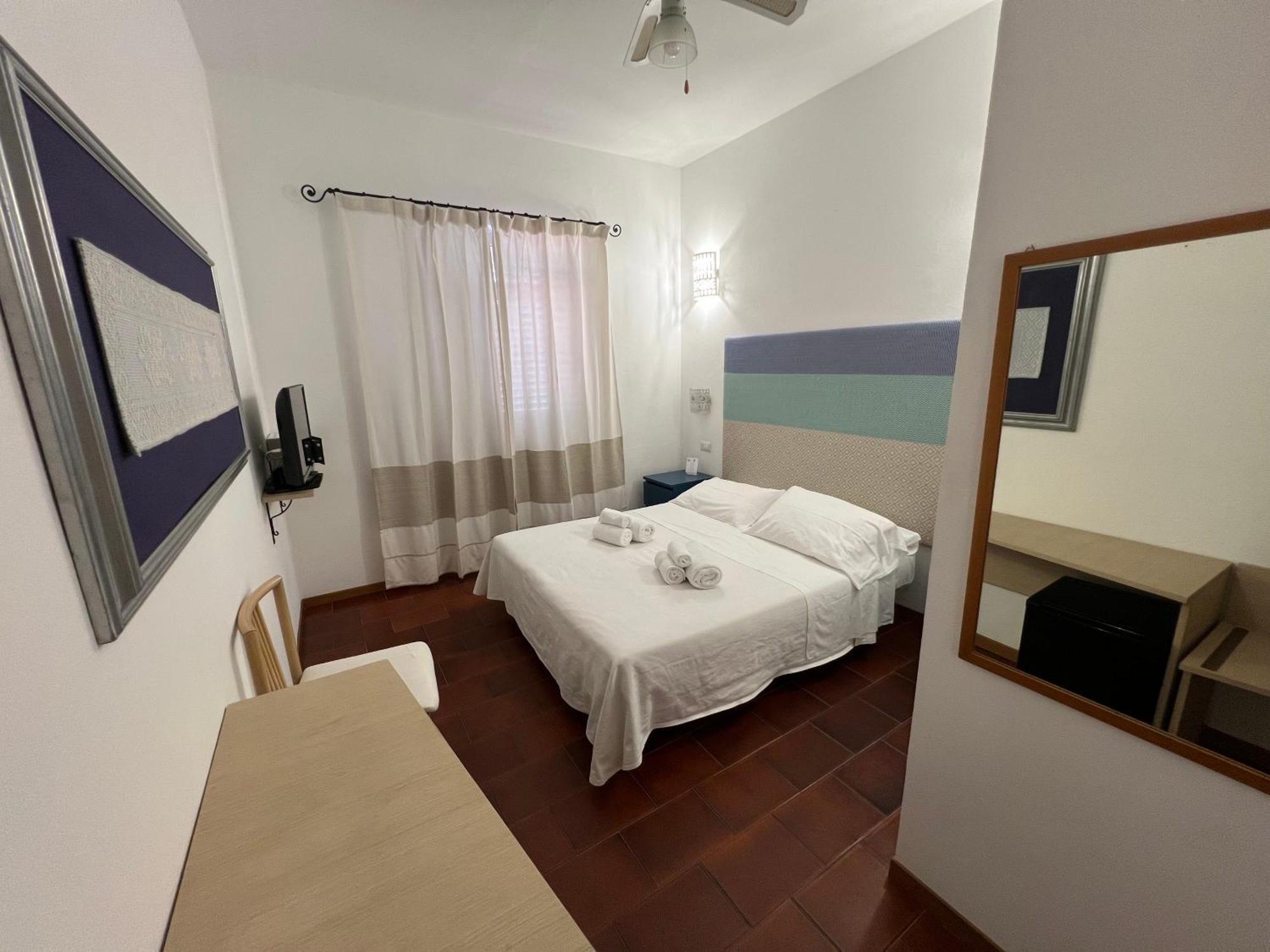 Hotel Da Cecco Santa Teresa Gallura Exterior foto